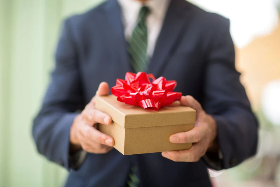 Thumbnail for How to Research Gift Ideas Before Making a Purchase